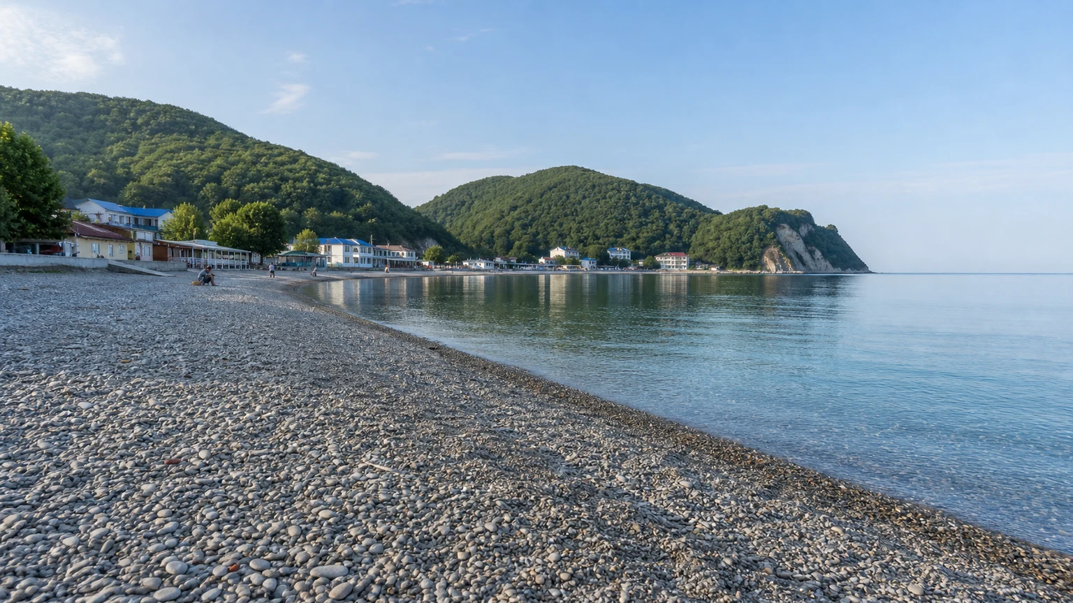 Пляжи Ольгинки в 2026 году: бухта, галька и проверка воды