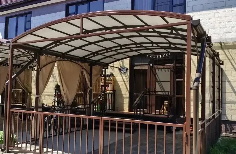 Трёхэтажный таунхаус «У моря»
