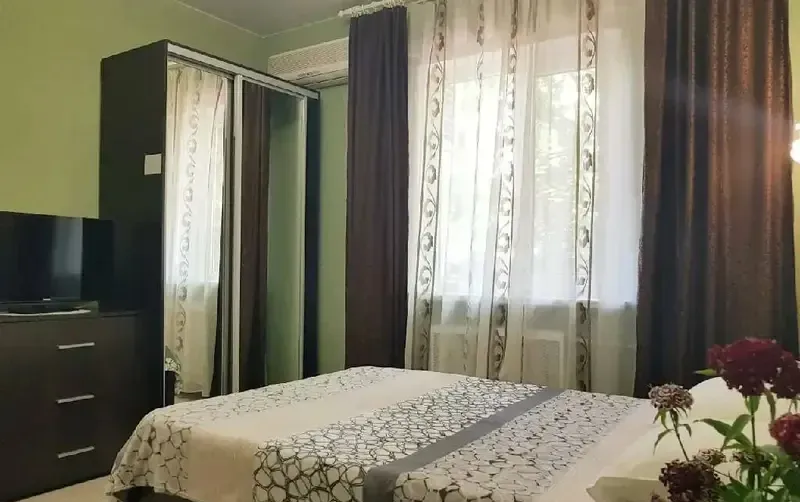 Семейный номер на Тельмана