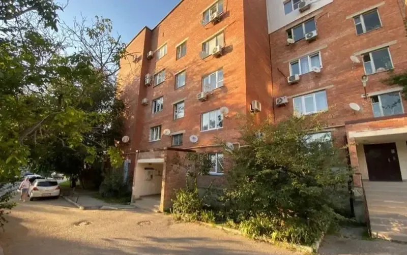 Трёхкомнатная квартира на Короленко