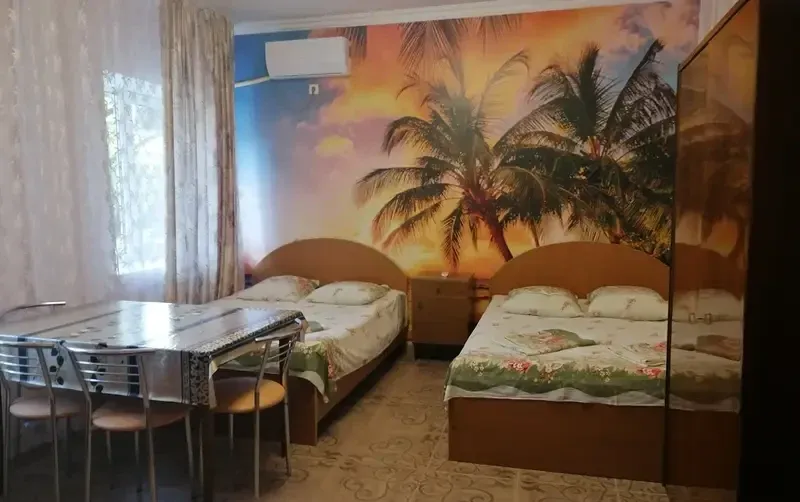 Комната у моря на Садовой