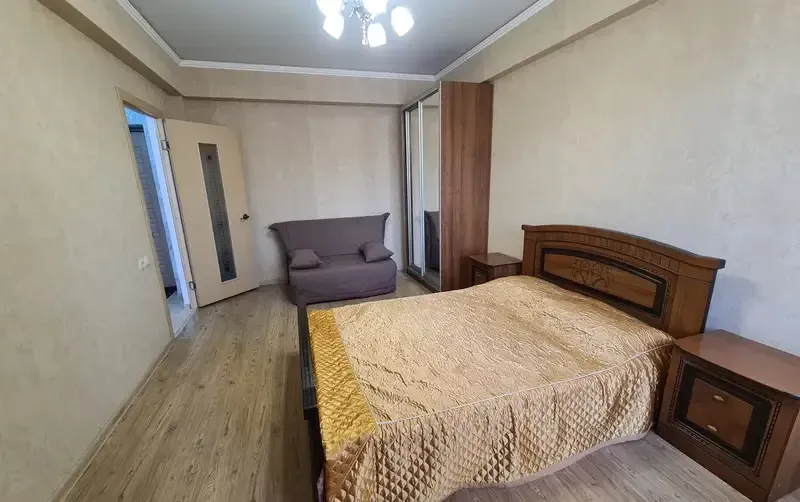 Однокомнатная квартира на Толстого