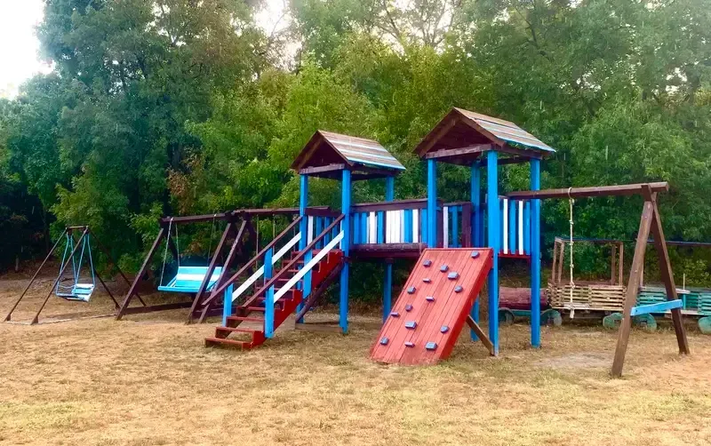 Домики на берегу пруда — фото 3