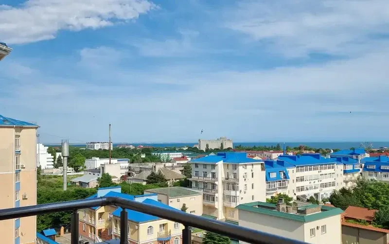Четырехкомнатная квартира на берегу моря