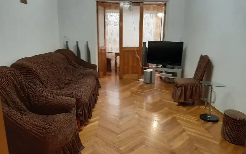 Трехкомнатная квартира на берегу моря