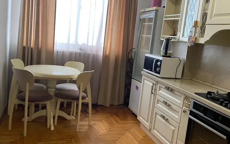 Трехкомнатная квартира у моря