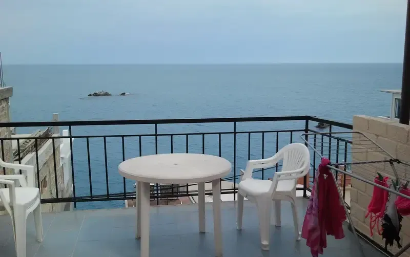 Эллинг «У моря»