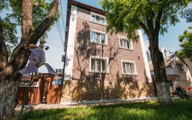 Гостевой дом «ЭдиРоз на Крепостной»