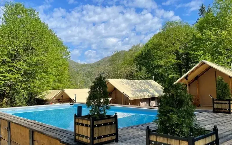 Глэмпинг «Soloh SPA Village»