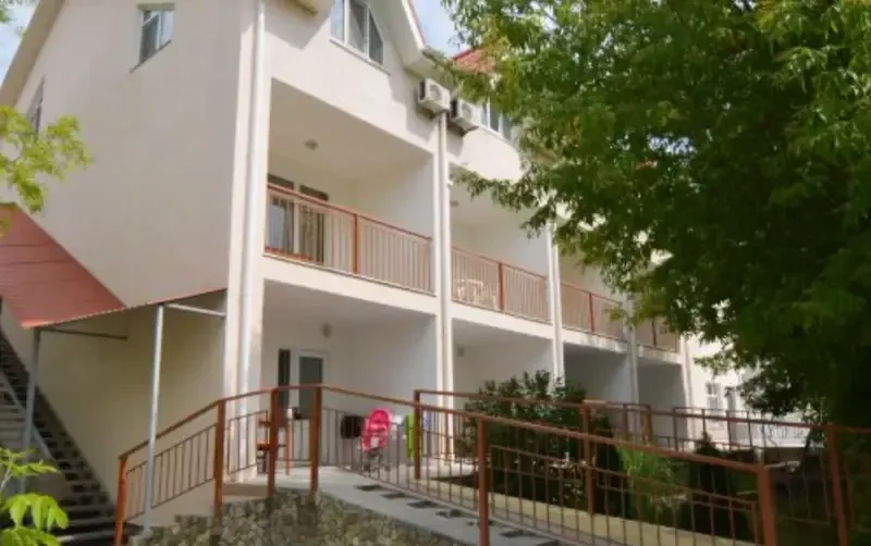 Отель «Пчела»