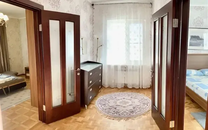 Трёхкомнатные апартаменты в частном доме — фото 5