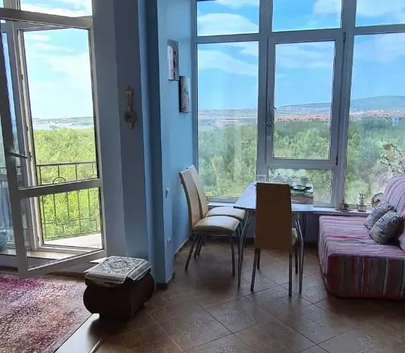 Видовая квартира на Туристической