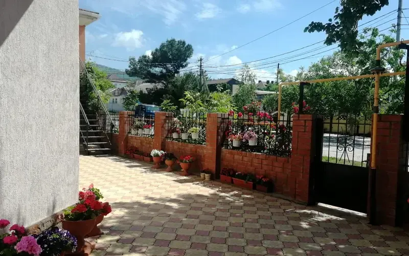Гостевой дом «Красный дом»