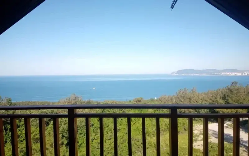 Дом с видом на море