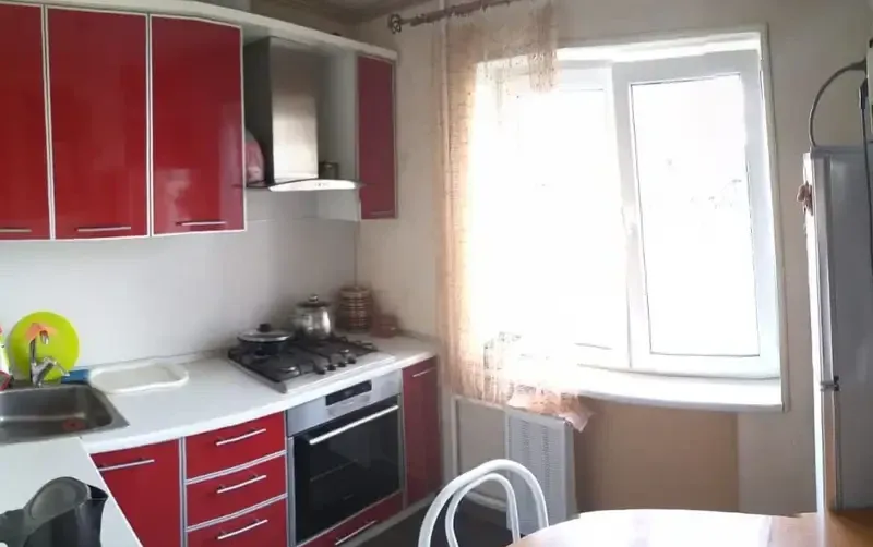 Трехкомнатная квартира на Лазарева