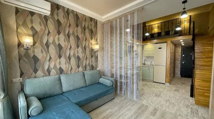 Пятиэтажный (Five-story)