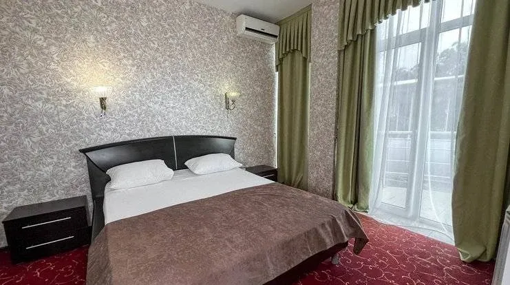 Путешественные Отели Берег (Travel Hotels)