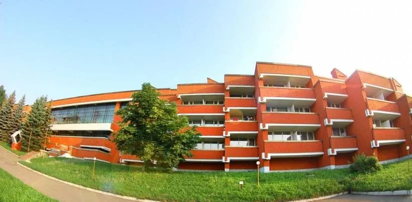 Загородный парк-отель Райки