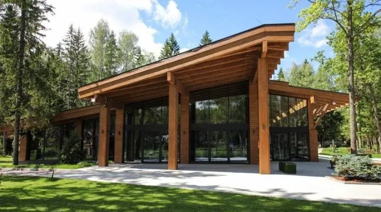 Загородный отель «Лес Арт Курорт» (Les Art Resort)