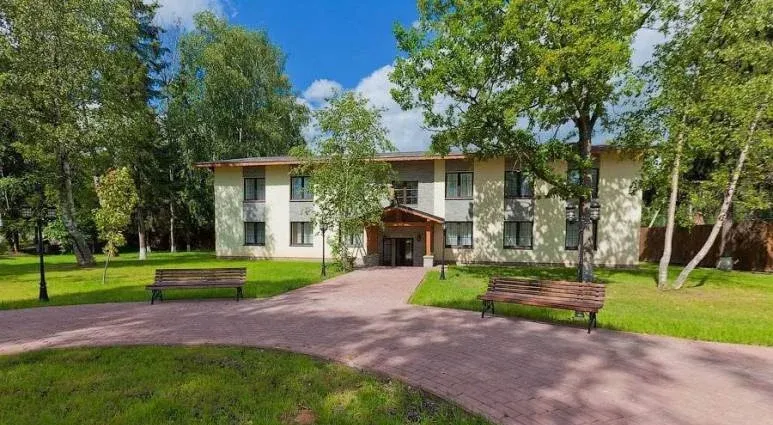 Артурс Деревня (Village)