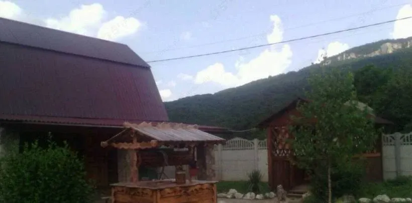 Домик у реки Дах